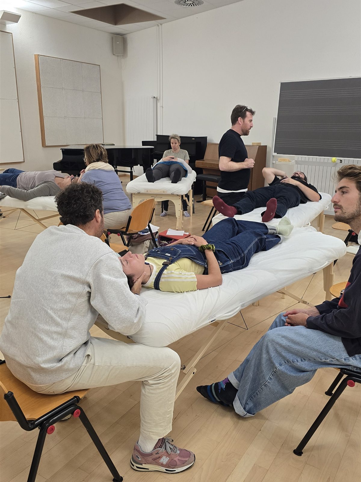 Pratique en binôme pendant la formation d'hypnose
